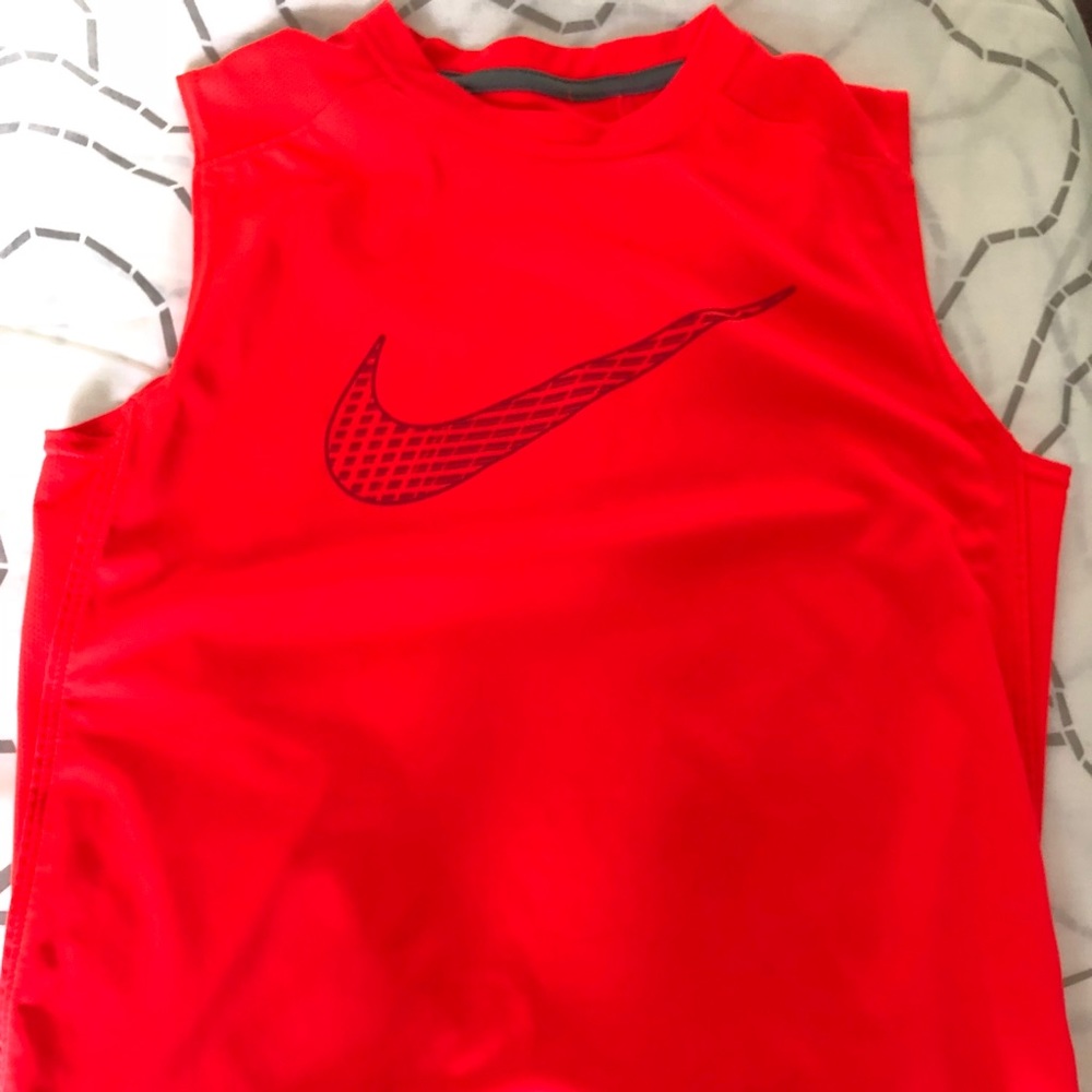 Nike tee